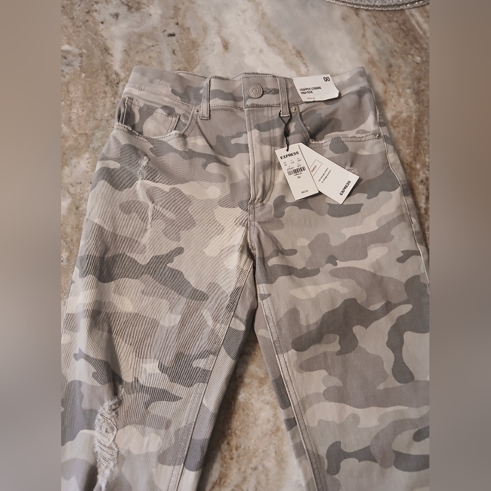 EXPRESS NWT CAMO PANTS